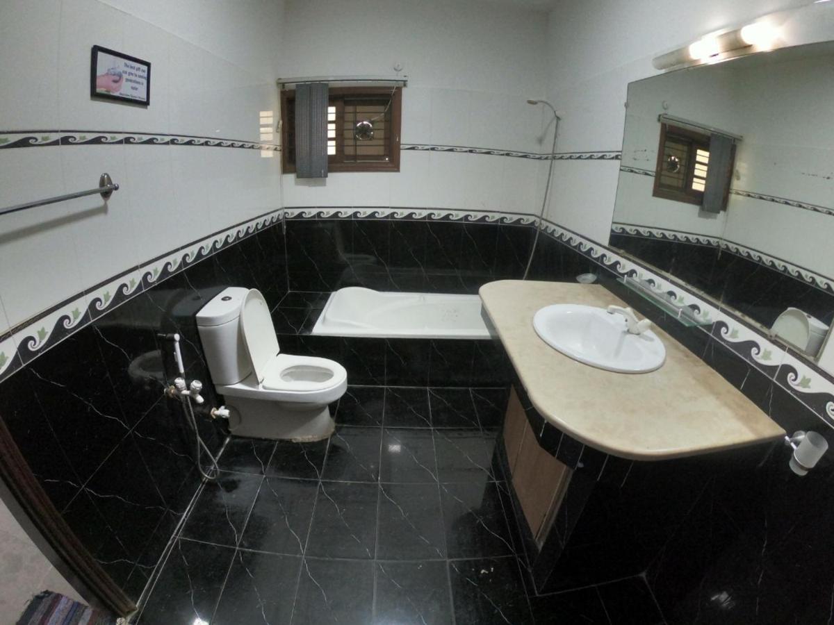 Seaview Guest House Karachi Esterno foto